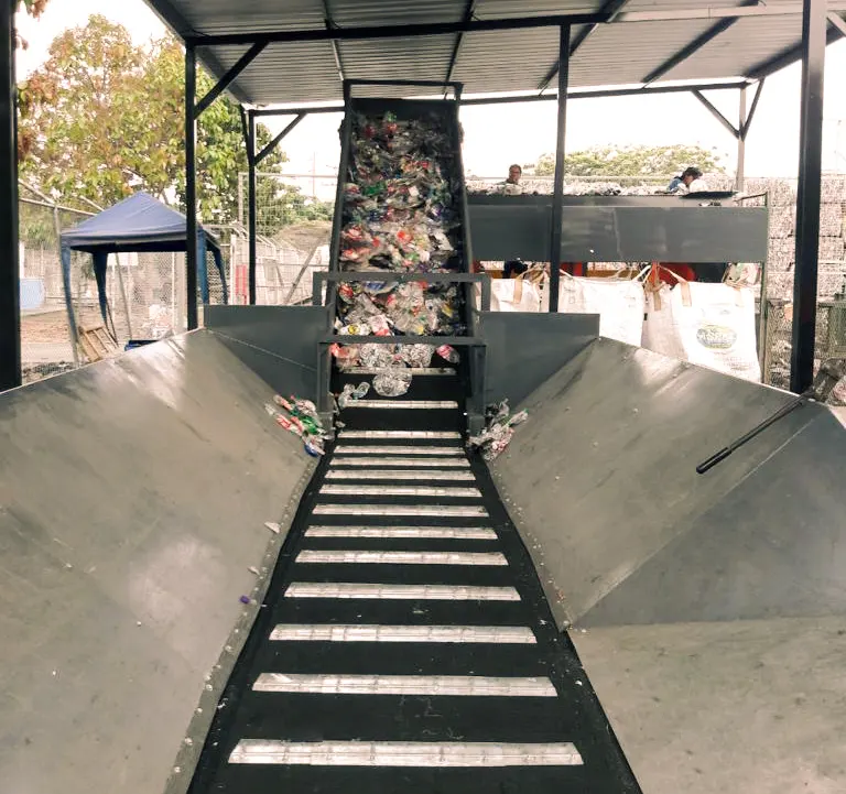 recicladora sistema de transporte y clasificacion